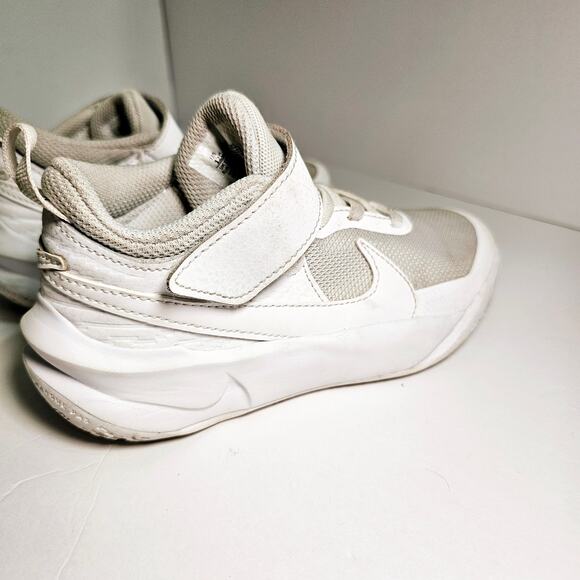 Nike Team Hustle 12C Toddler Shoes C6736-100 White Sneakers Preowned - Picture 2 of 9